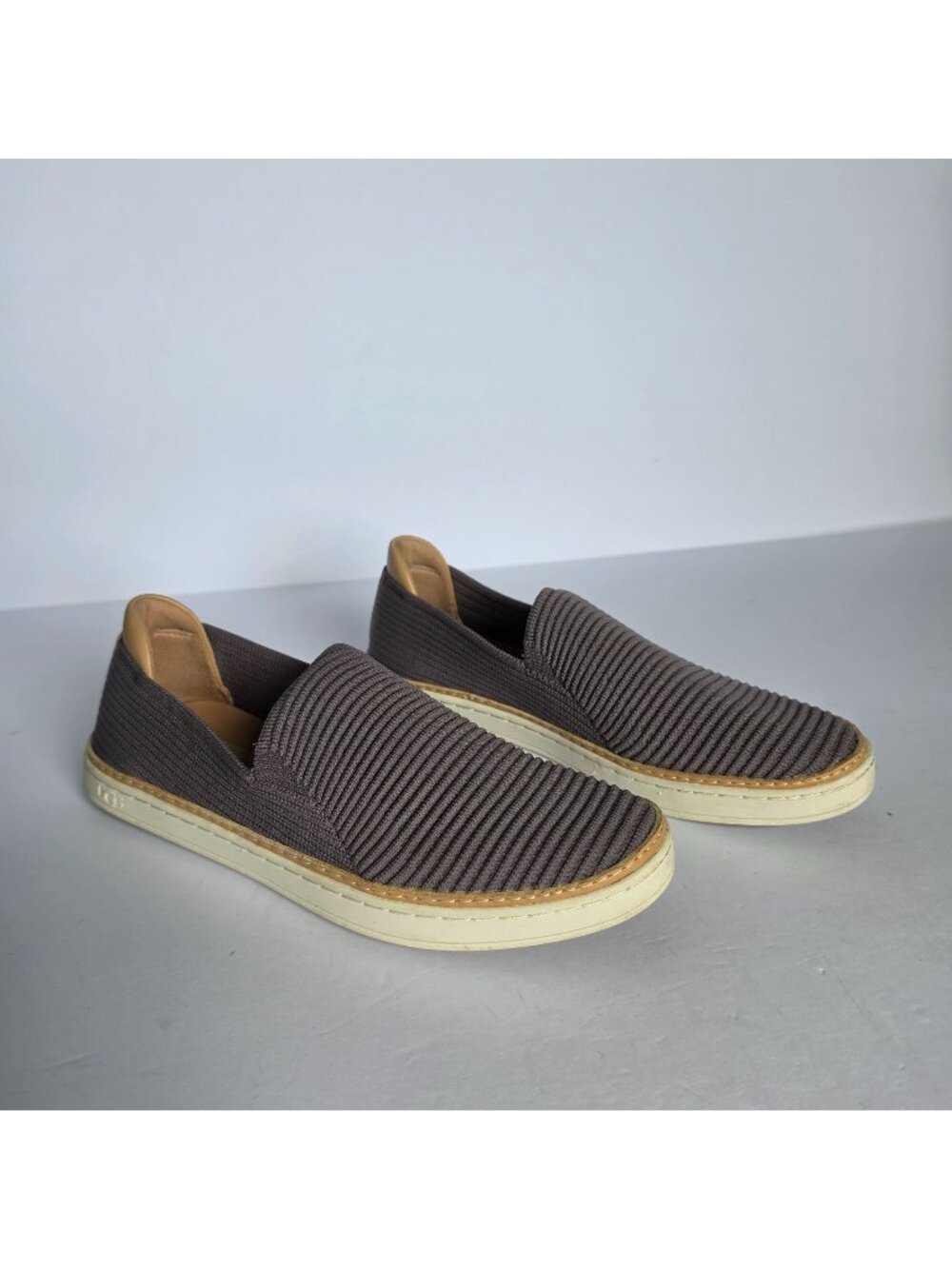 UGG Sammy Women’s 7 Gray Knit Slip On Sneakers Casual Comfort Shoes 1112259
